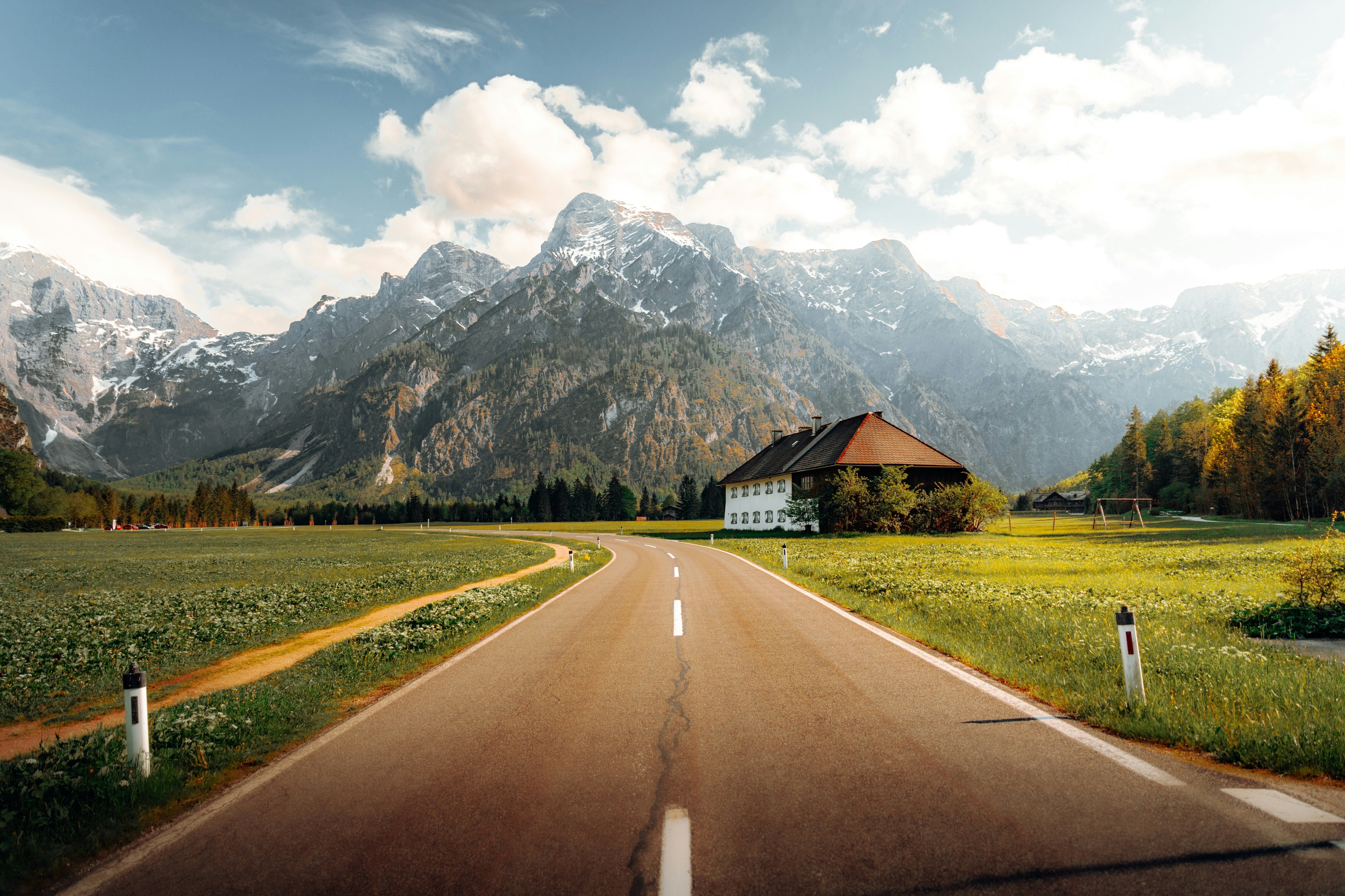 daniel-j-schwarz-oARPb2dEOtQ-unsplash.jpg